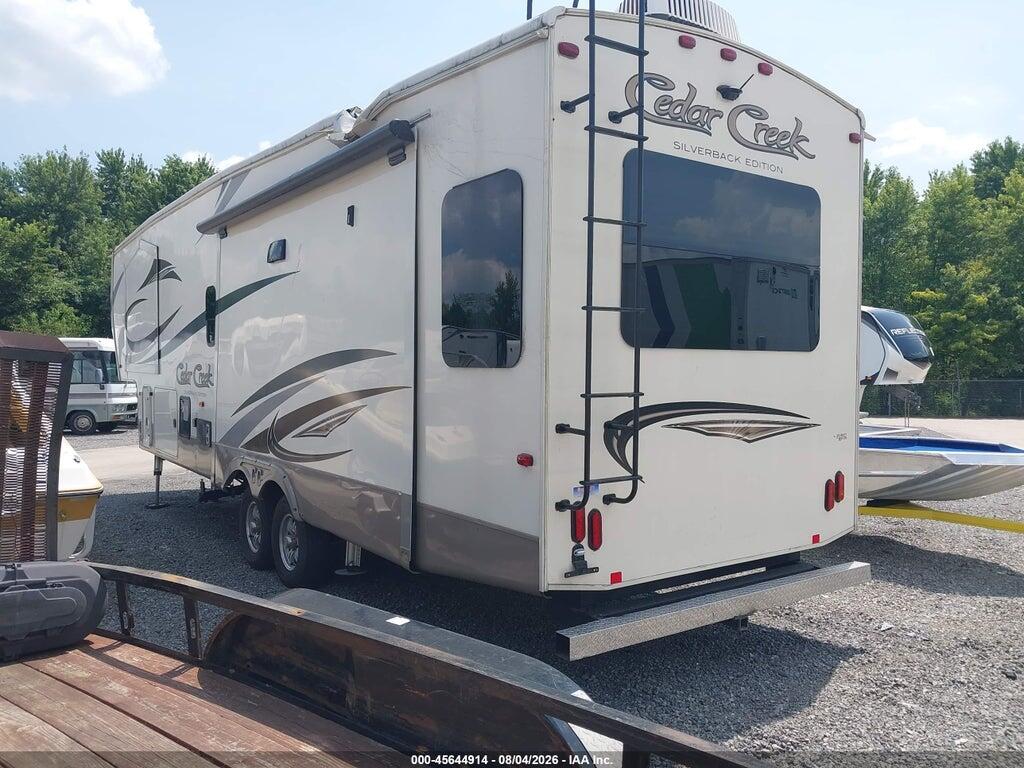 4X4FCRJ29HS216347 2017 CEDAR CREEK SILVERBACK SERIES 33 photo no. 3