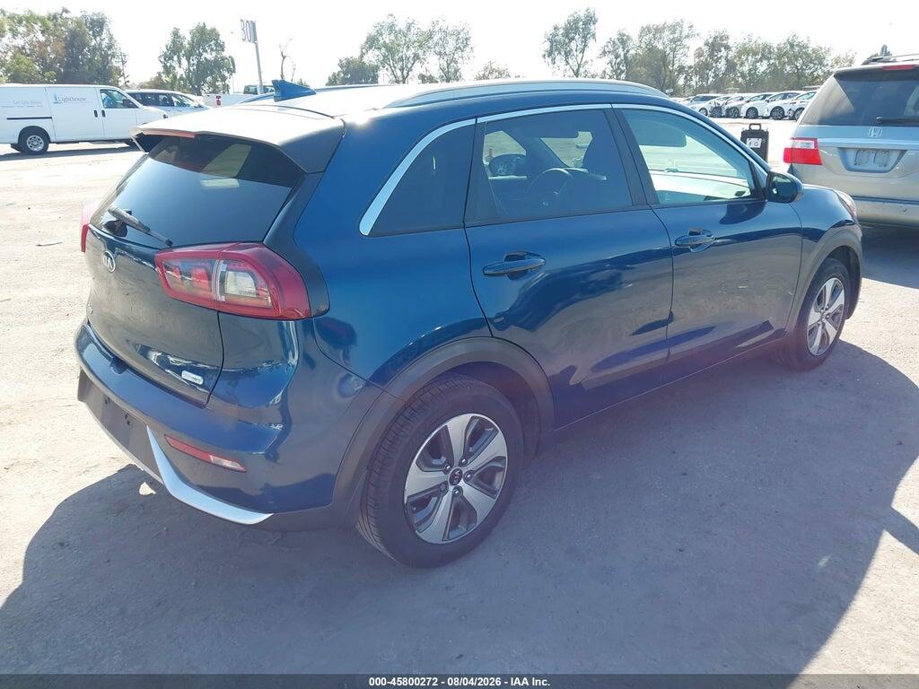 KNDCB3LC1J5206558 2018 KIA NIRO photo no. 4