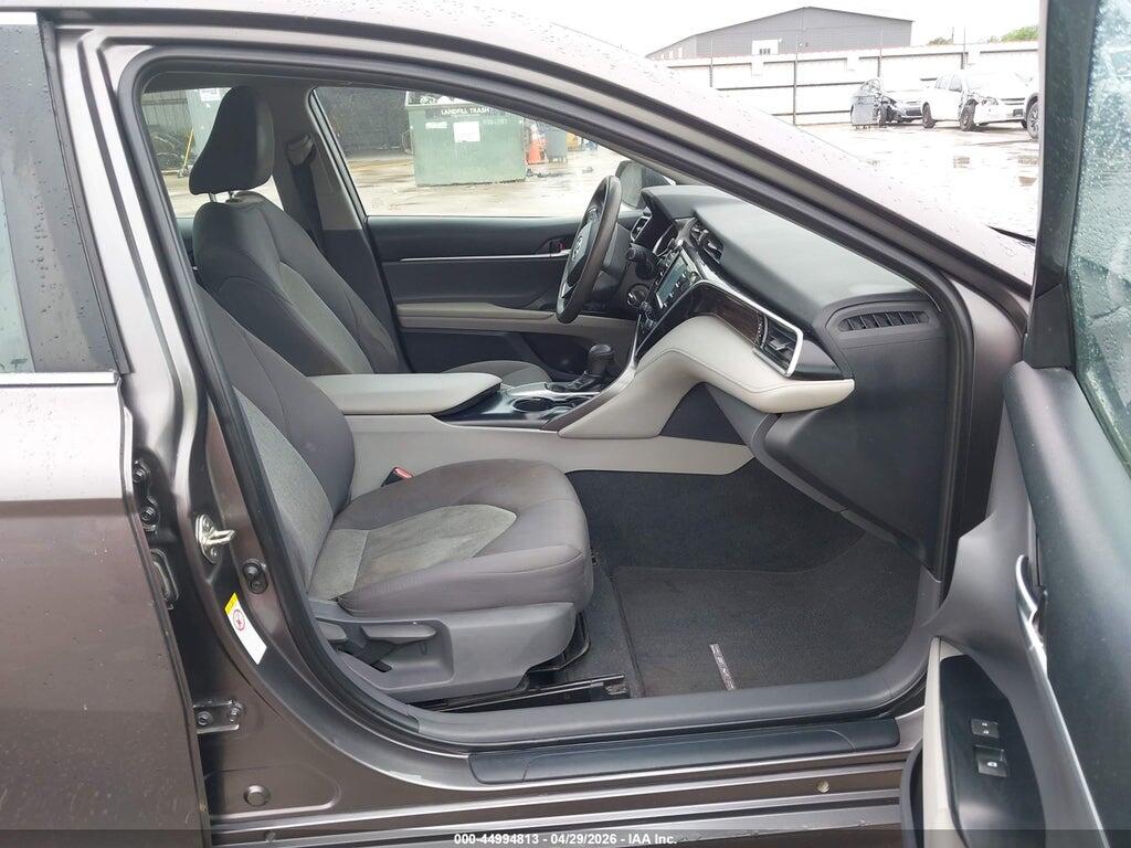 4T1B11HK1JU545079 2018 TOYOTA CAMRY photo no. 5
