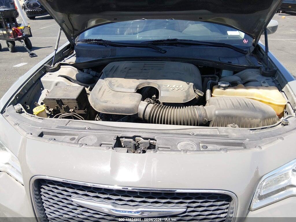 2C3CCAAG1JH201834 2018 CHRYSLER 300 photo no. 10