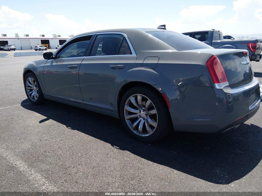2C3CCAAG1JH201834 2018 CHRYSLER 300 photo no. 3