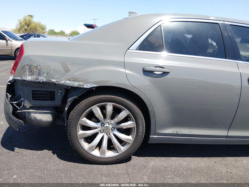 2C3CCAAG1JH201834 2018 CHRYSLER 300 photo no. 6