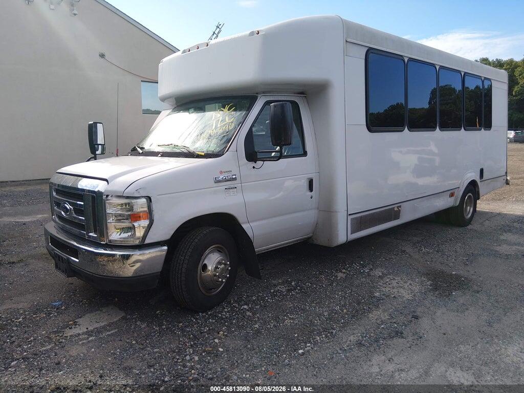 1FDFE4FS5JDC29761 2018 FORD E-450 CUTAWAY photo no. 2