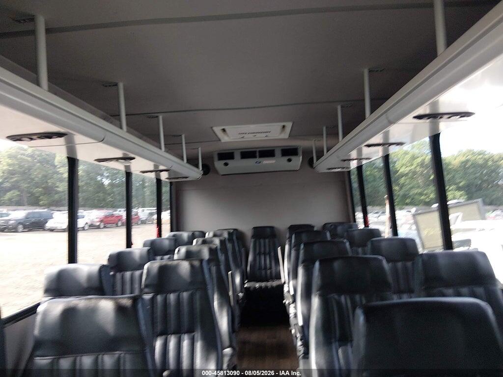 1FDFE4FS5JDC29761 2018 FORD E-450 CUTAWAY photo no. 6