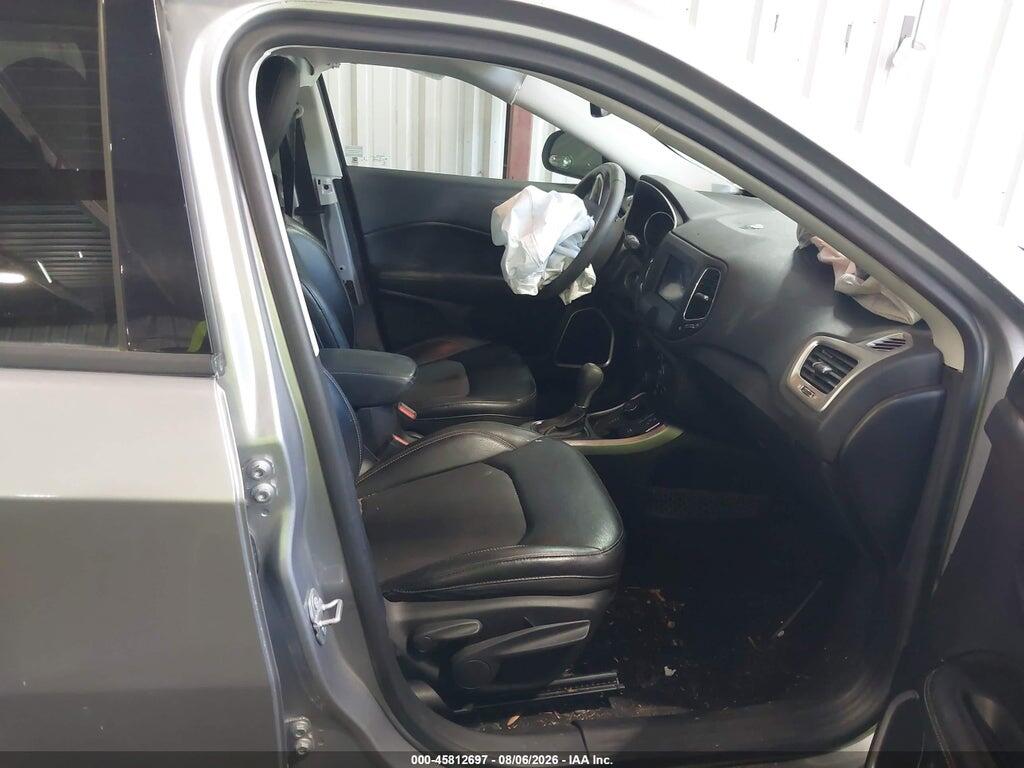 3C4NJDBB4JT161688 2018 JEEP COMPASS photo no. 5