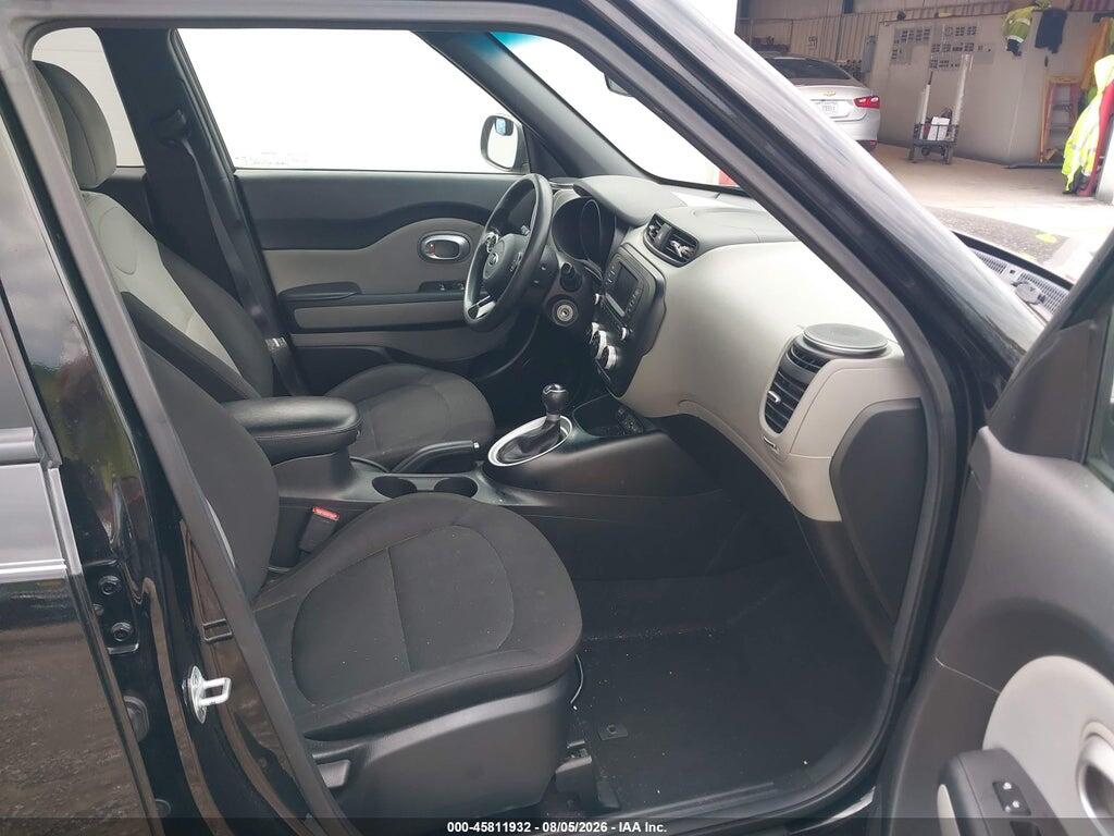 KNDJN2A22J7599378 2018 KIA SOUL photo no. 5