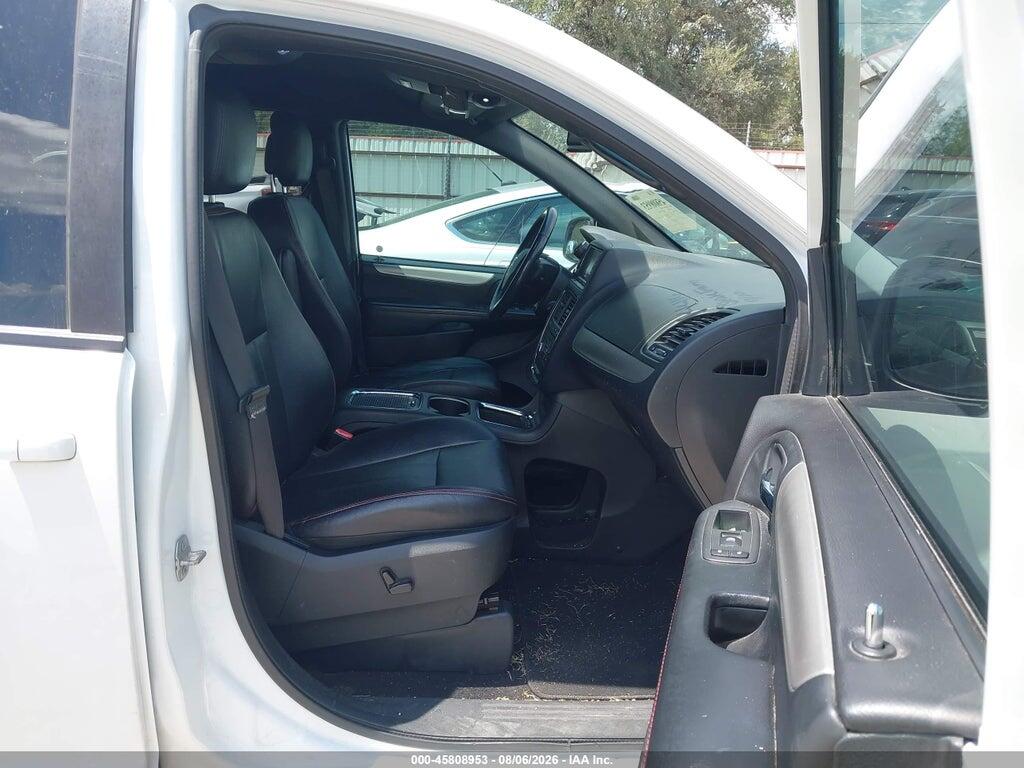 2C4RDGEG8JR189367 2018 DODGE GRAND CARAVAN photo no. 5