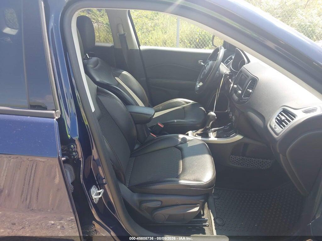 3C4NJDBB8JT373381 2018 JEEP COMPASS photo no. 5