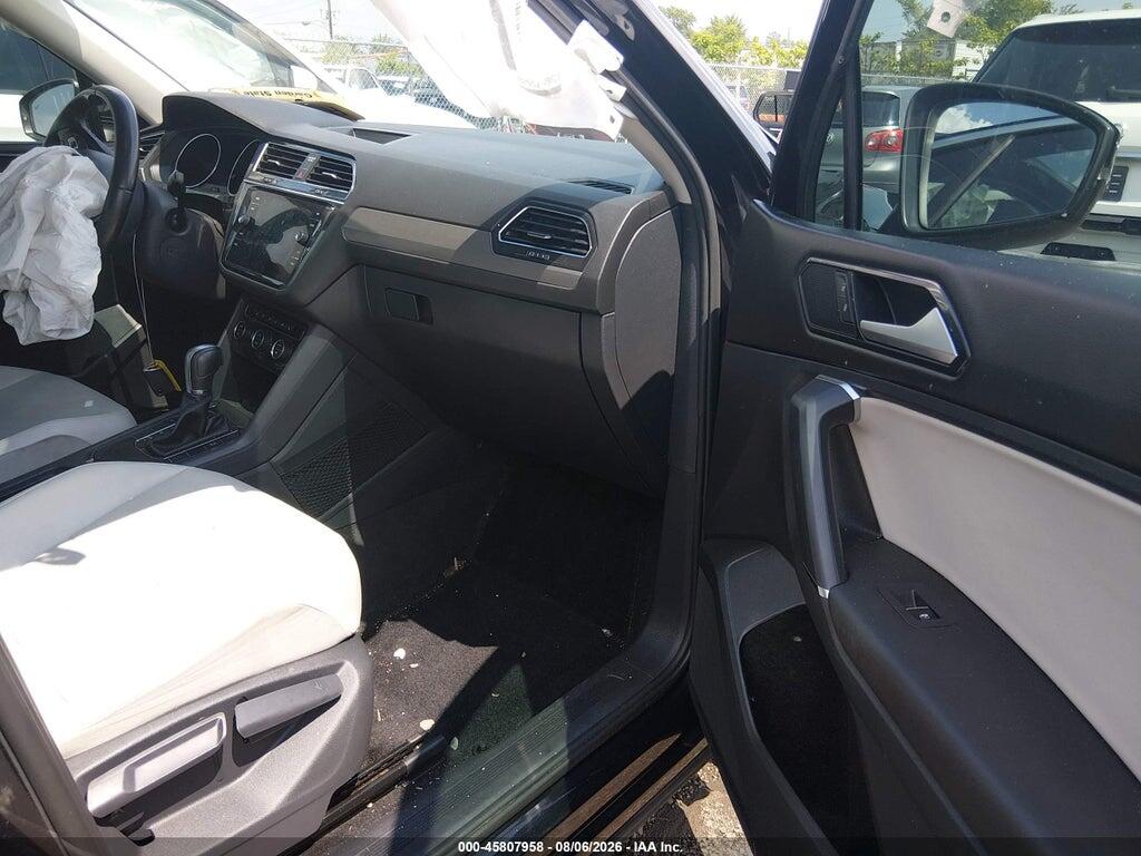 3VV3B7AX0JM175960 2018 VOLKSWAGEN TIGUAN photo no. 5