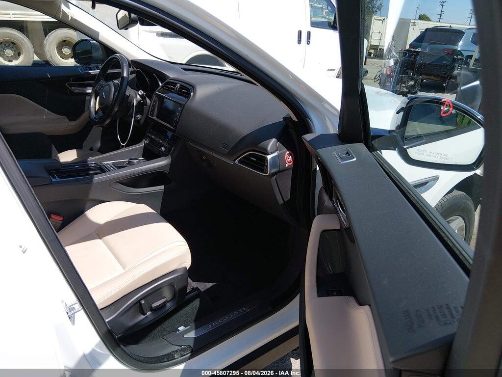 SADCJ2FX7JA279909 2018 JAGUAR F-PACE photo no. 5