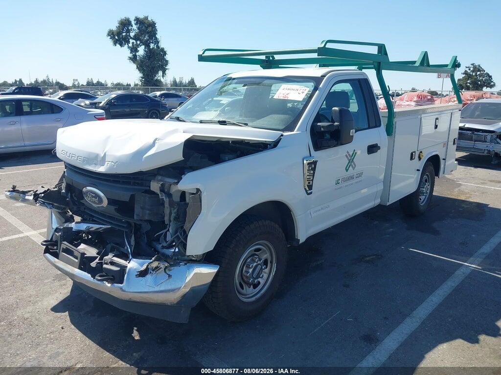 1FTBF2A62JEB11594 2018 FORD F-250 photo no. 2