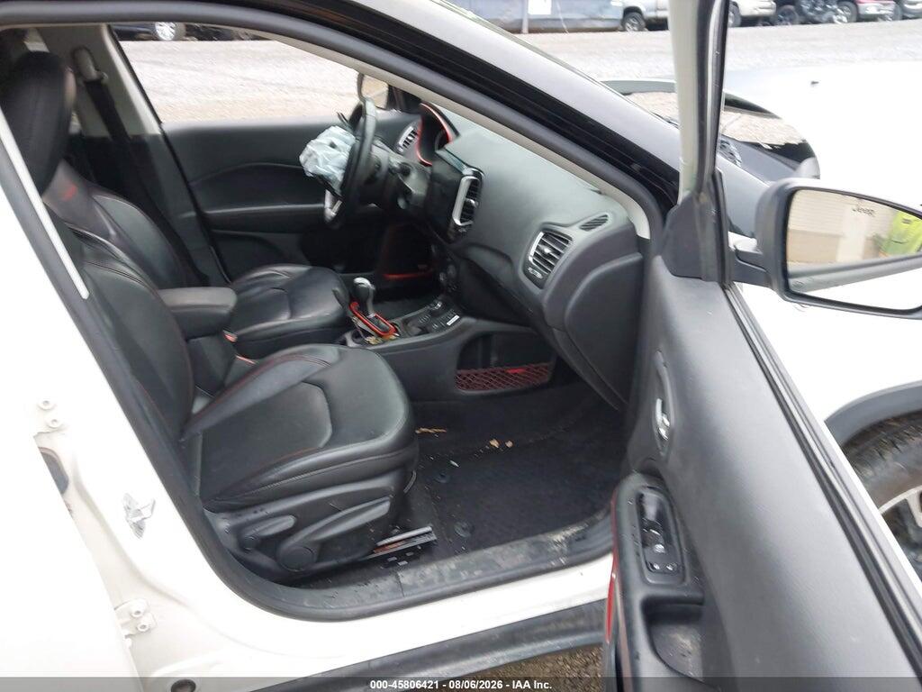 3C4NJDDB9JT343416 2018 JEEP COMPASS photo no. 5