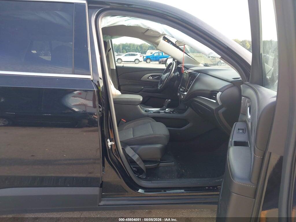 1GNERGKW0JJ121068 2018 CHEVROLET TRAVERSE photo no. 5