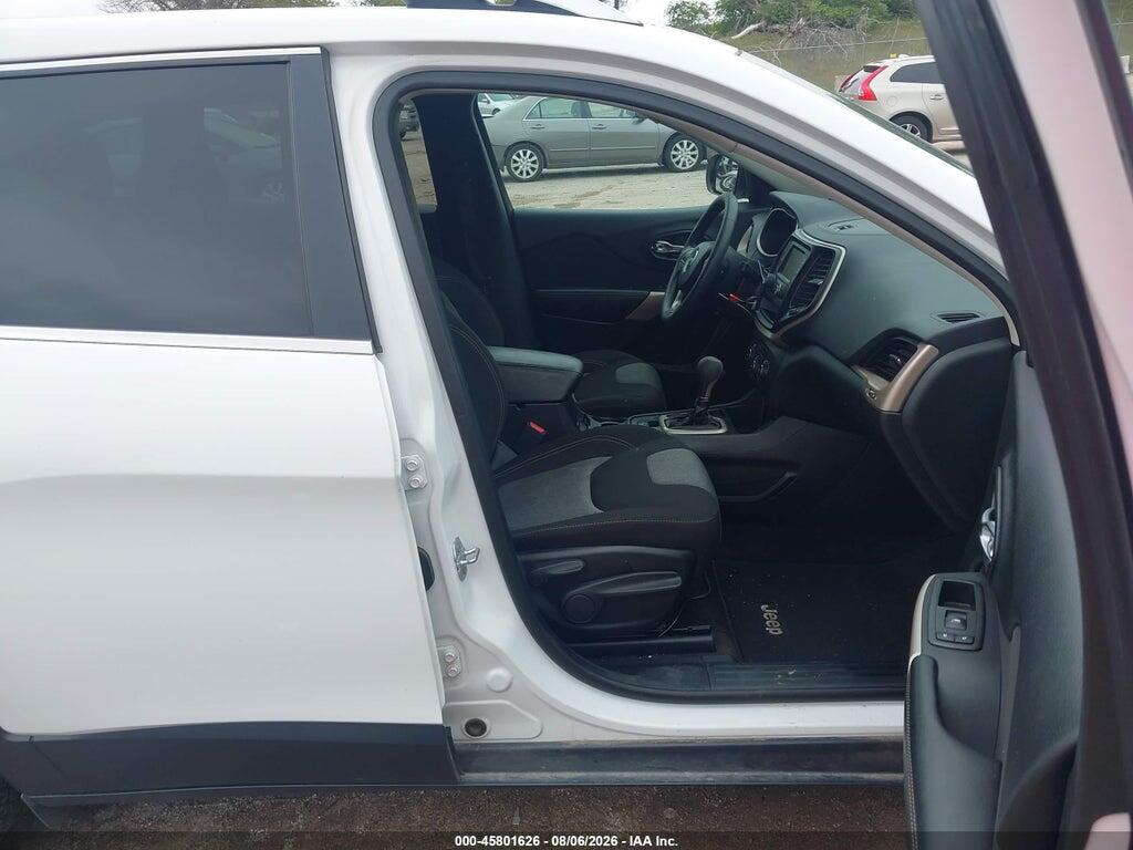 1C4PJLCB9JD573483 2018 JEEP CHEROKEE photo no. 5