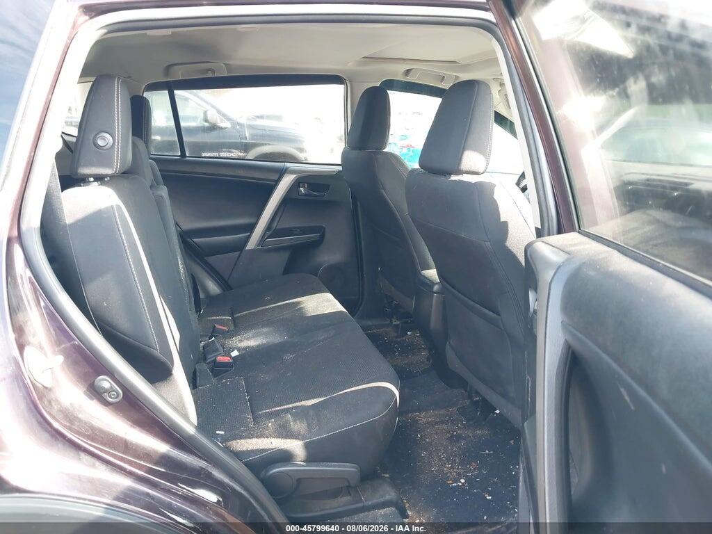 2T3RFREV9JW821366 2018 TOYOTA RAV4 photo no. 8