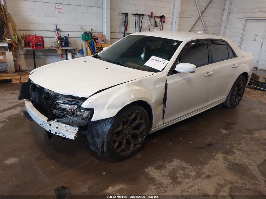 2C3CCABG3JH262181 2018 CHRYSLER 300 photo no. 2