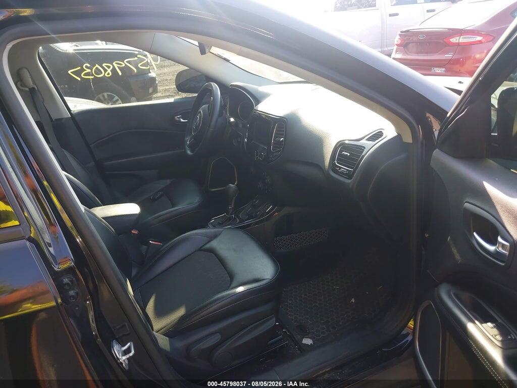 3C4NJDBB6JT325698 2018 JEEP COMPASS photo no. 5