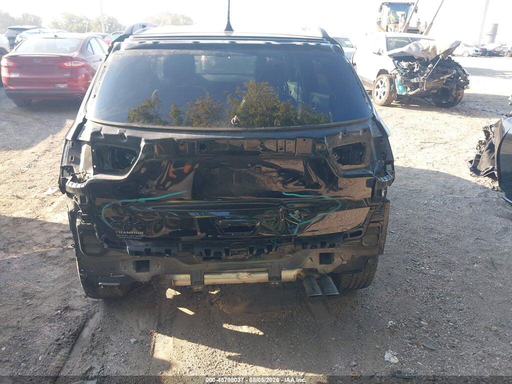 3C4NJDBB6JT325698 2018 JEEP COMPASS photo no. 6