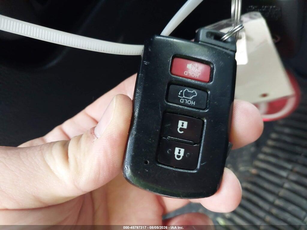 JTMRFREV7JD232555 2018 TOYOTA RAV4 photo no. 11