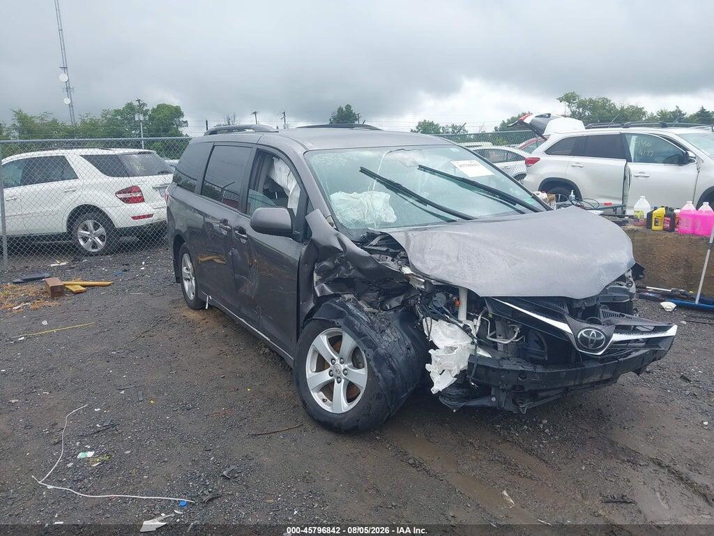 5TDKZ3DCXJS910113 2018 TOYOTA SIENNA photo no. 1