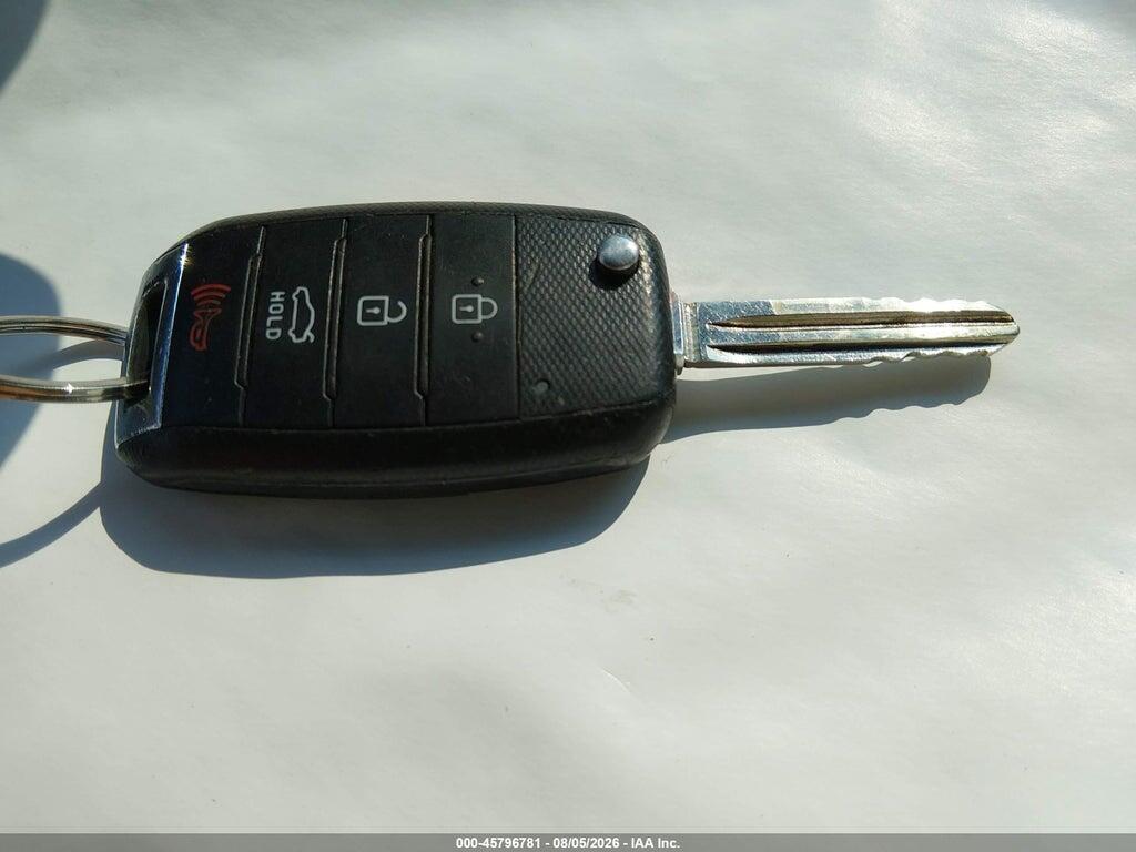 3KPFK4A70JE183769 2018 KIA FORTE photo no. 11