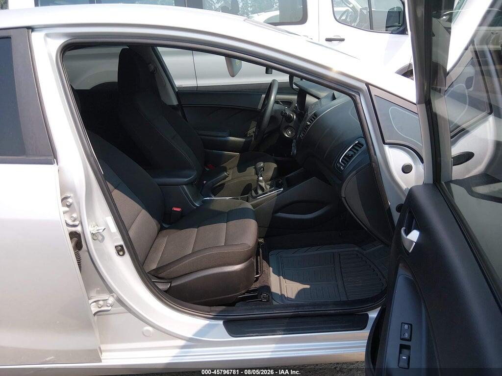 3KPFK4A70JE183769 2018 KIA FORTE photo no. 5