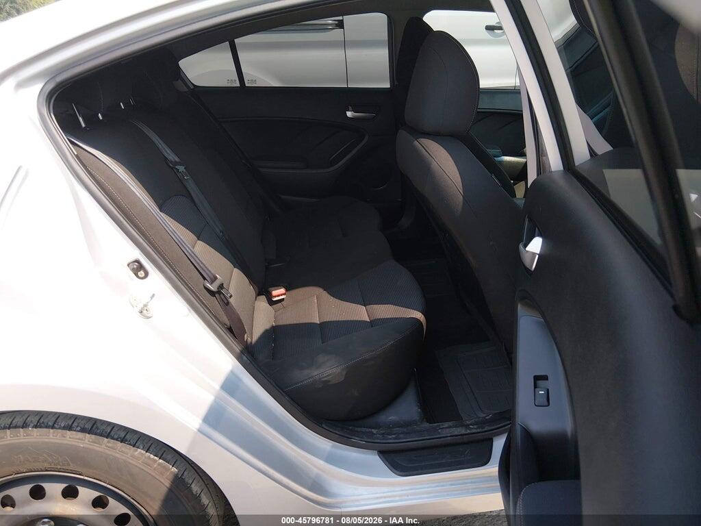 3KPFK4A70JE183769 2018 KIA FORTE photo no. 8