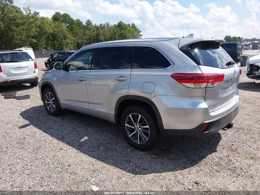 5TDKZRFH7JS536880 2018 TOYOTA HIGHLANDER photo no. 3