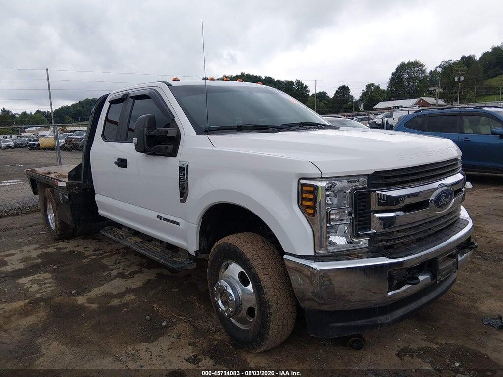 1FD8X3HT1JEC05759 2018 FORD F-350 CHASSIS photo no. 1