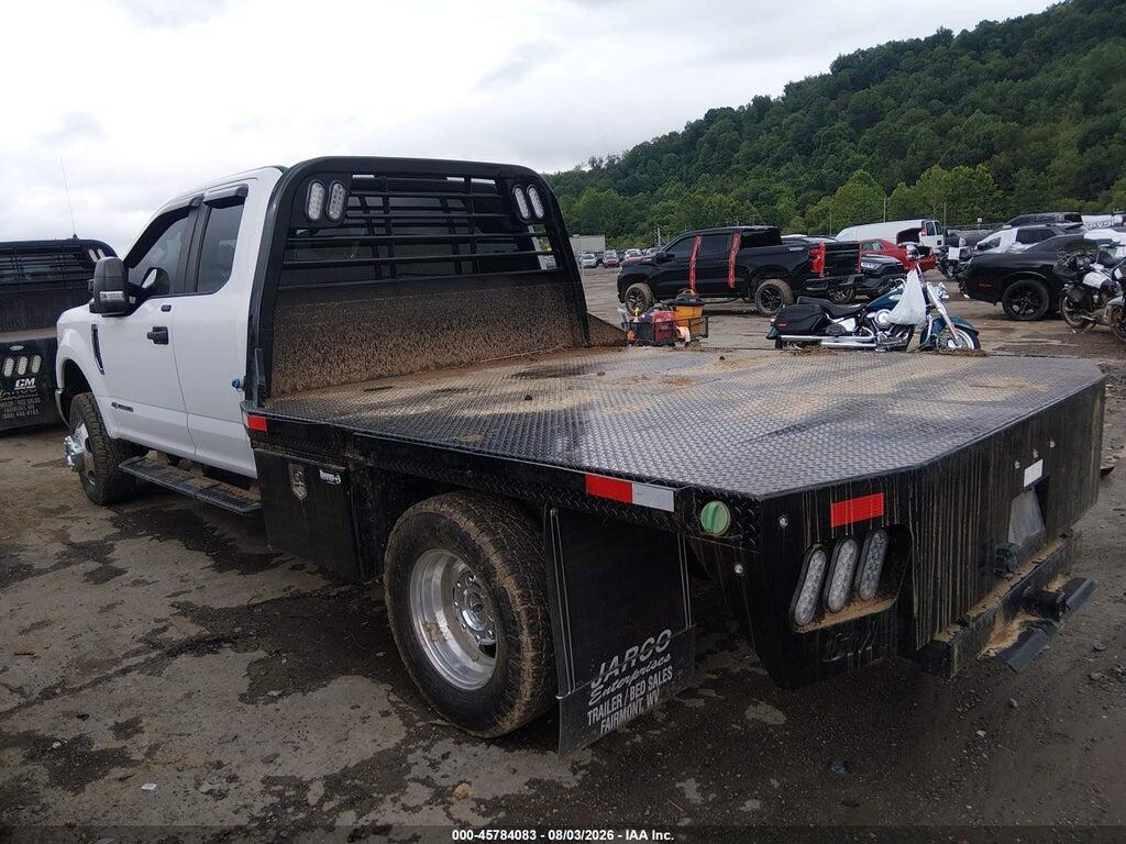 1FD8X3HT1JEC05759 2018 FORD F-350 CHASSIS photo no. 3