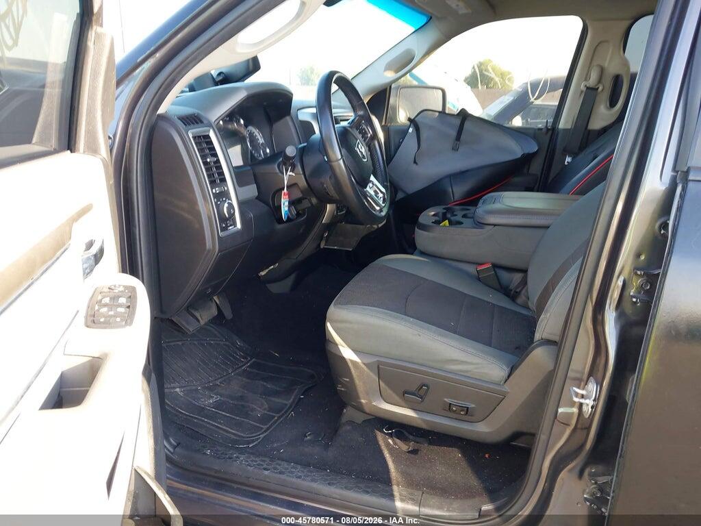 1C6RR7TT1JS157593 2018 RAM 1500 photo no. 5