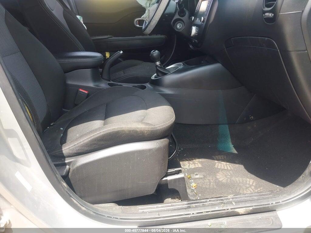 KNDJP3A56J7549786 2018 KIA SOUL photo no. 5