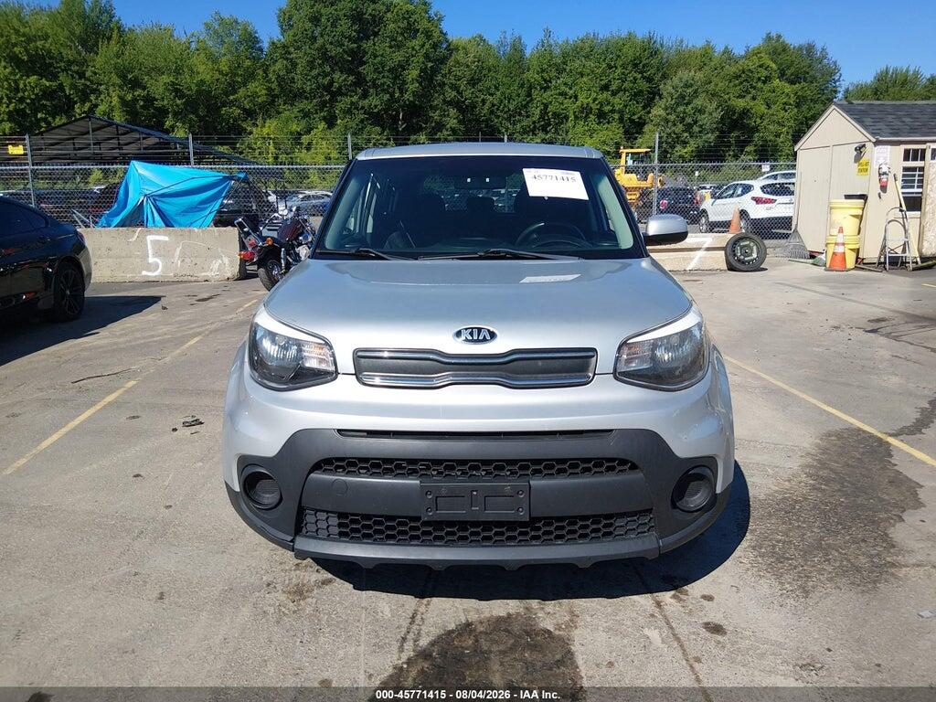 KNDJN2A25J7562986 2018 KIA SOUL photo no. 12