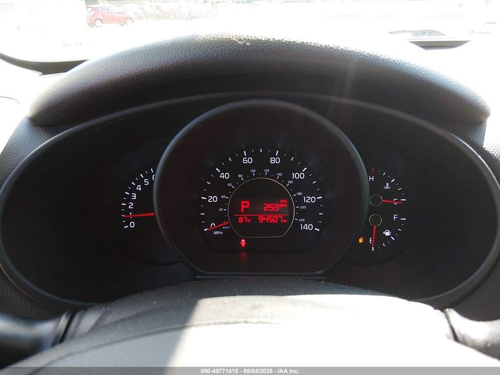 KNDJN2A25J7562986 2018 KIA SOUL photo no. 7