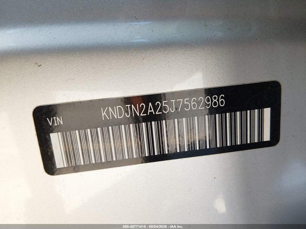 KNDJN2A25J7562986 2018 KIA SOUL photo no. 9