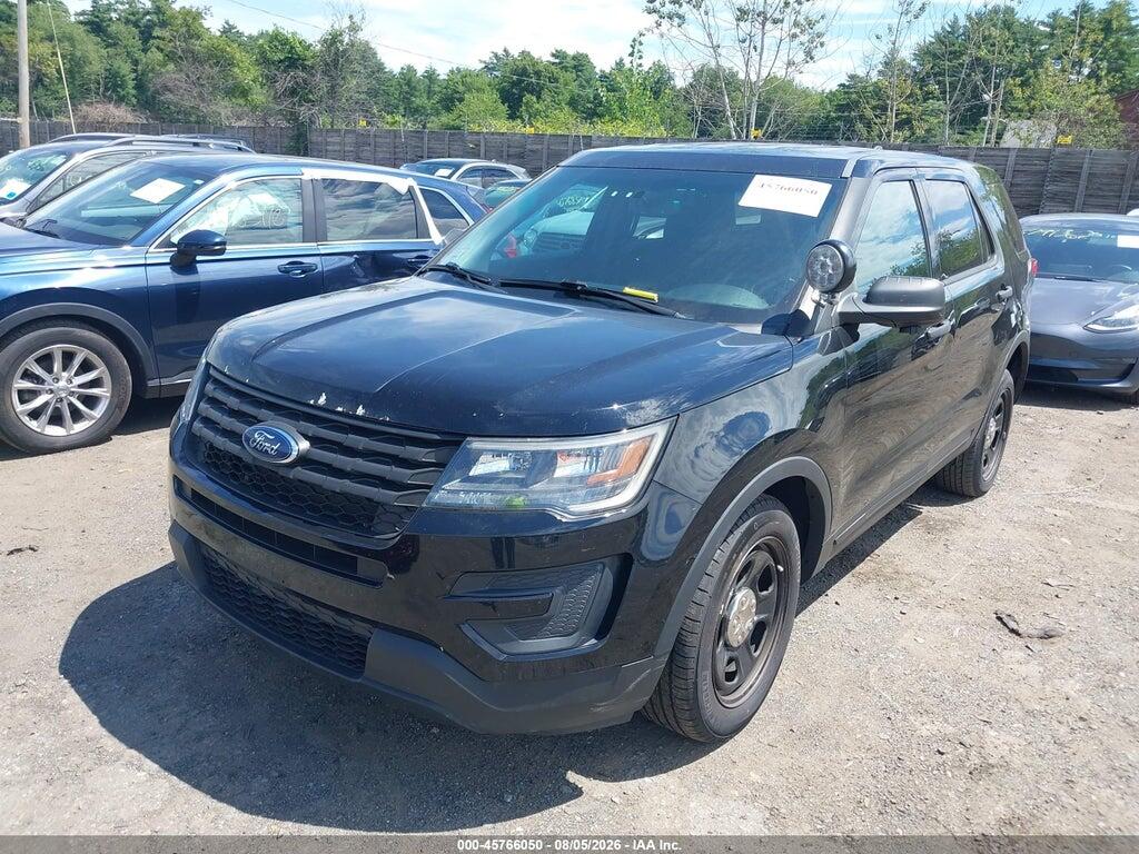 1FM5K8AR8JGB34397 2018 FORD POLICE INTERCEPTOR UTILITY photo no. 2