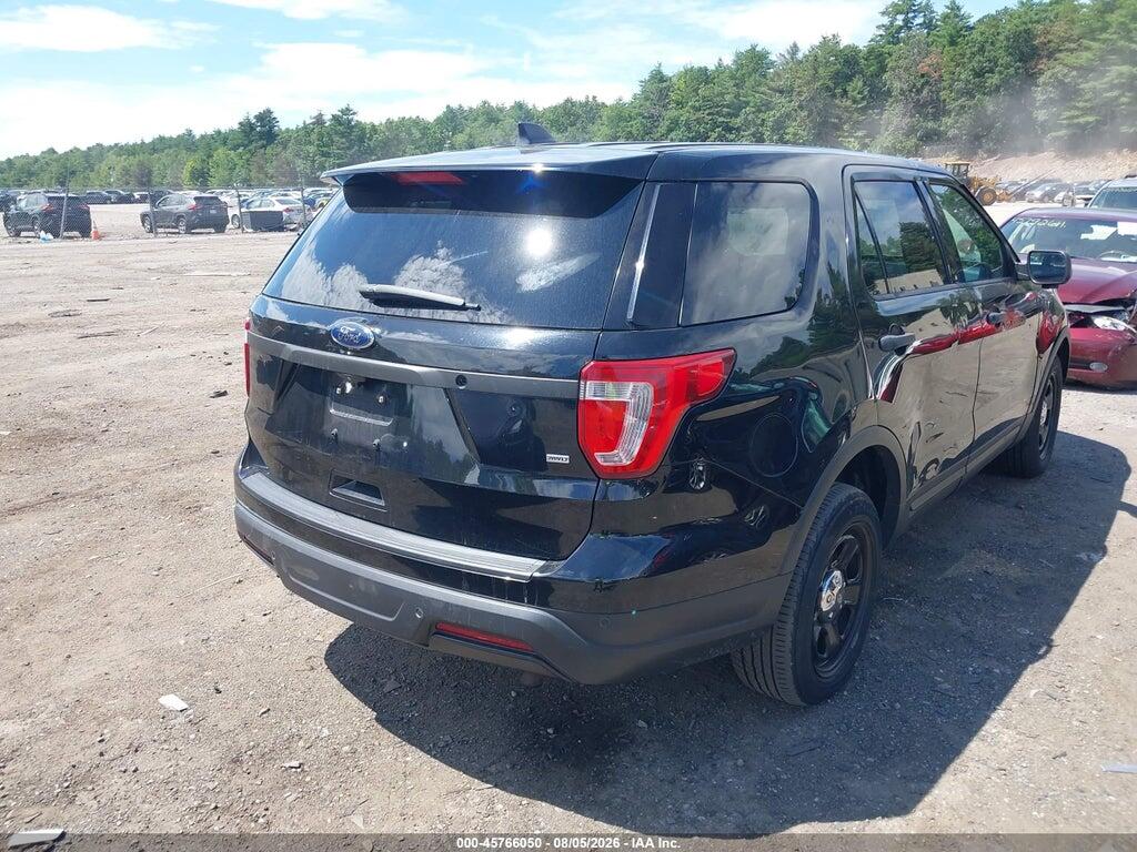 1FM5K8AR8JGB34397 2018 FORD POLICE INTERCEPTOR UTILITY photo no. 4