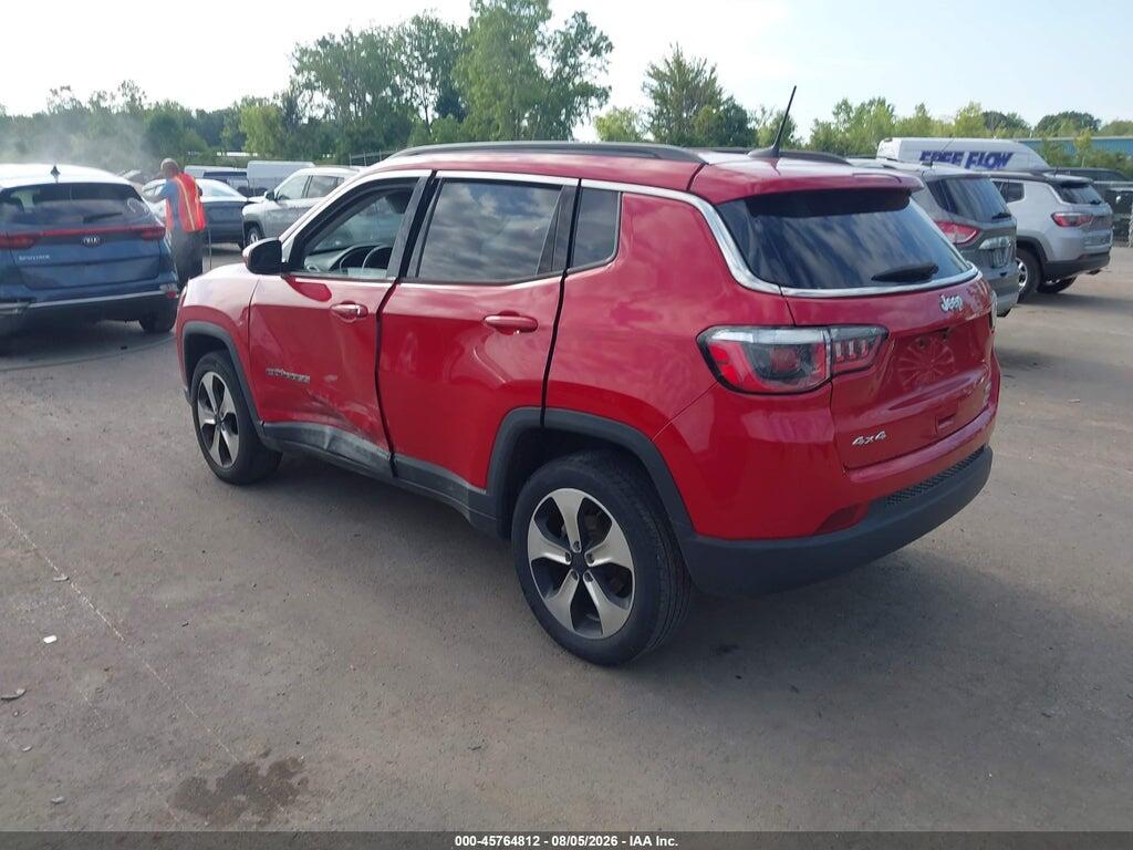3C4NJDBB7JT282067 2018 JEEP COMPASS photo no. 3