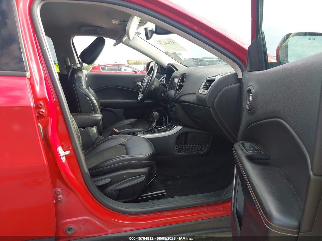 3C4NJDBB7JT282067 2018 JEEP COMPASS photo no. 5