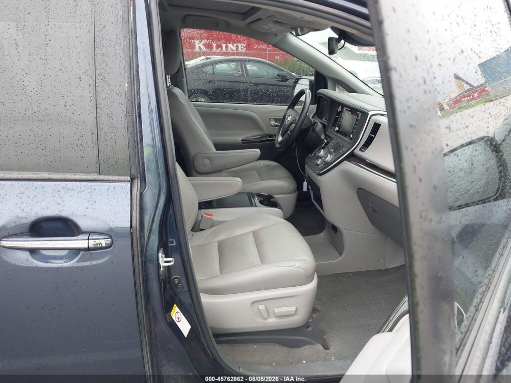 5TDYZ3DC4JS922574 2018 TOYOTA SIENNA photo no. 5