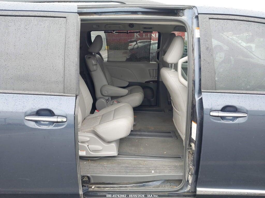 5TDYZ3DC4JS922574 2018 TOYOTA SIENNA photo no. 8