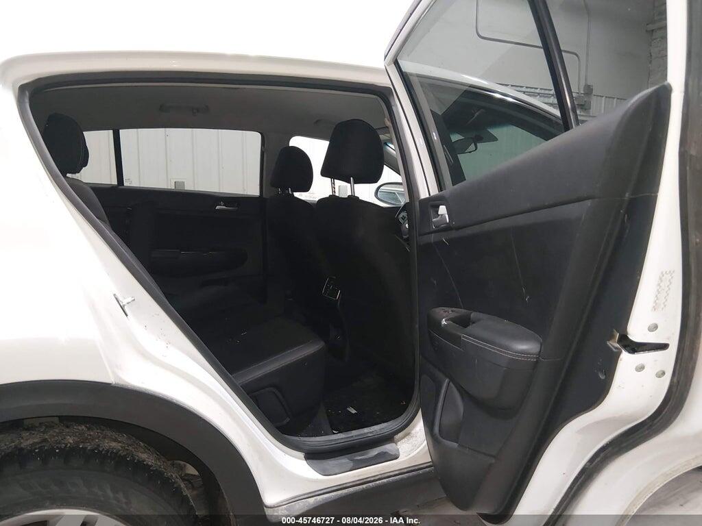 KNDPMCAC3J7473056 2018 KIA SPORTAGE photo no. 8