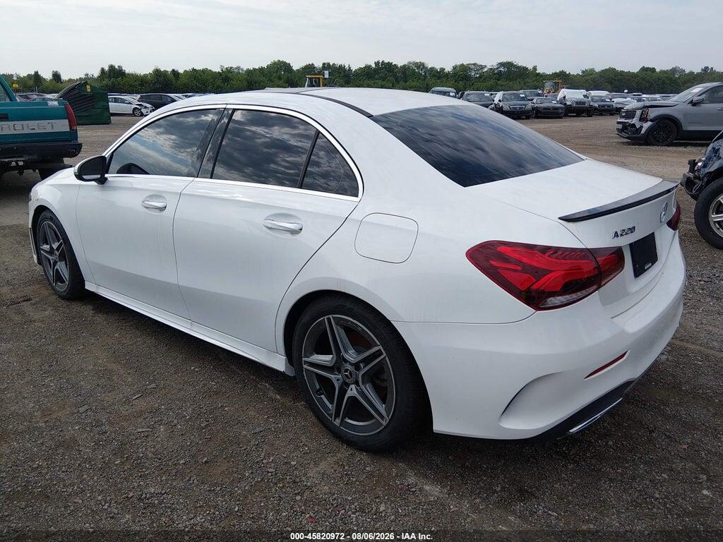 WDD3G4EB5KW033009 2019 MERCEDES-BENZ A 220 photo no. 3