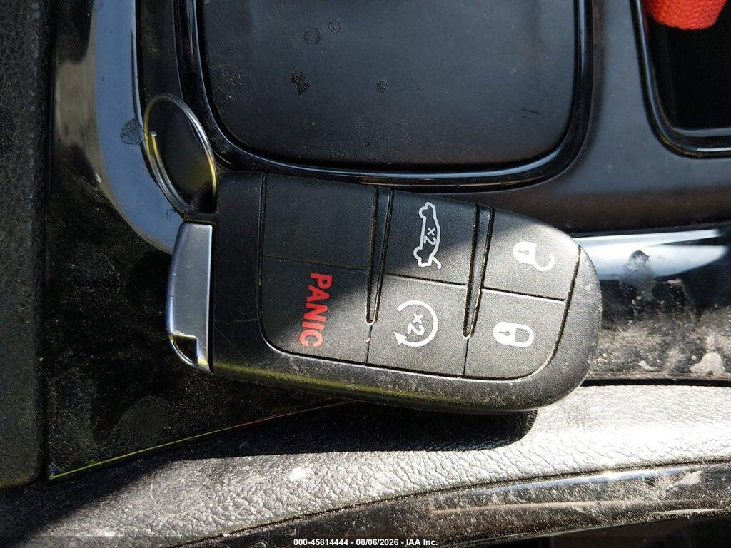 2C3CCAGGXKH733365 2019 CHRYSLER 300 photo no. 11