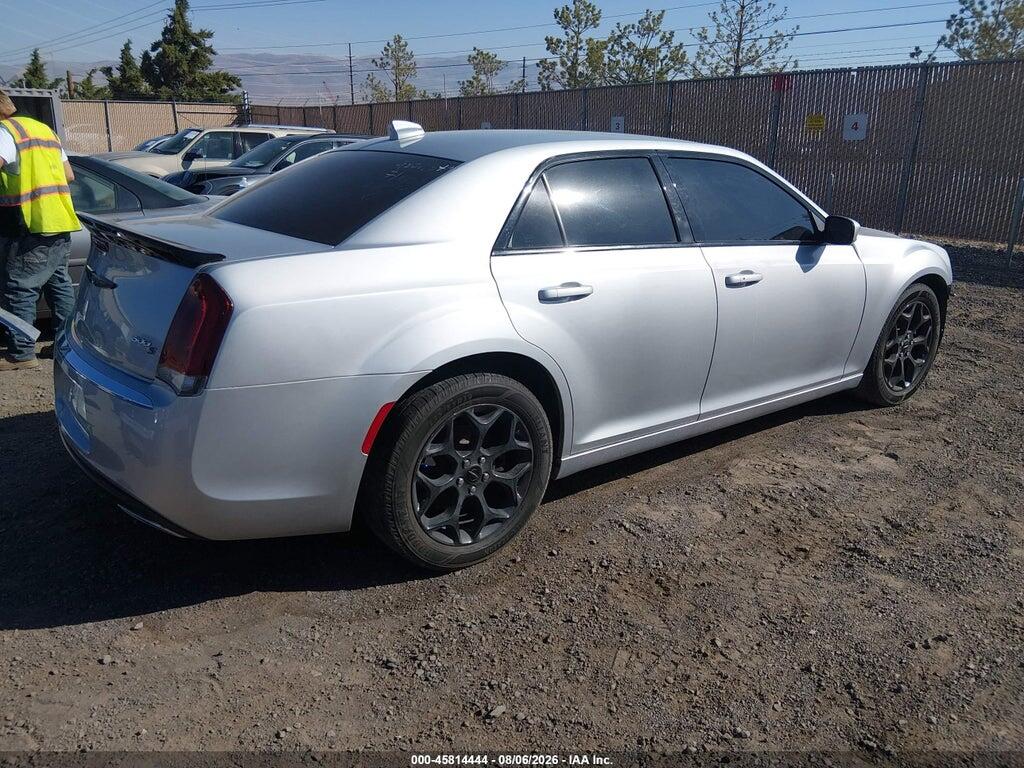 2C3CCAGGXKH733365 2019 CHRYSLER 300 photo no. 4