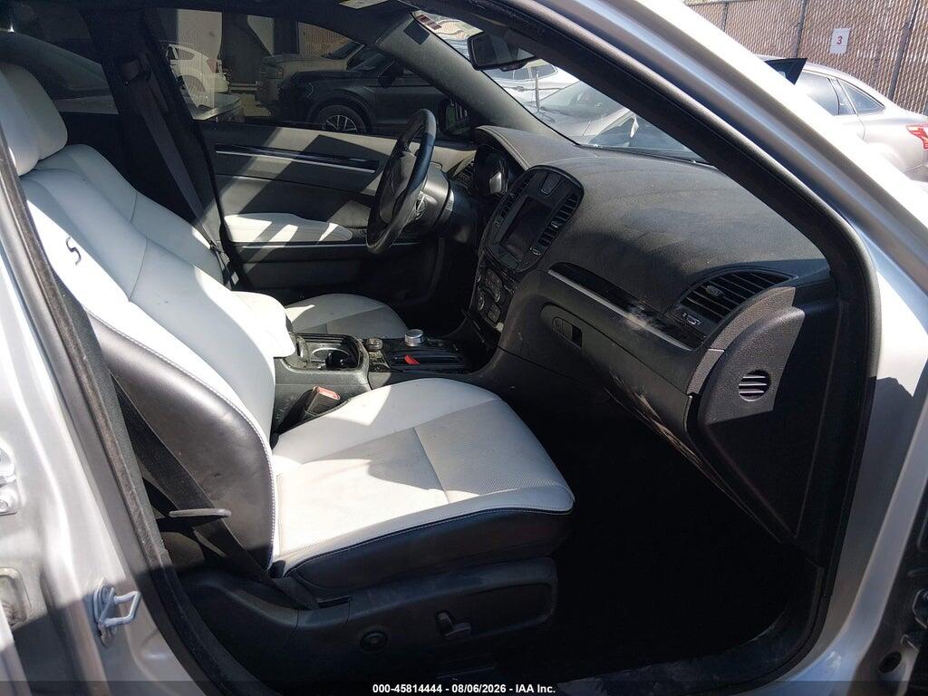 2C3CCAGGXKH733365 2019 CHRYSLER 300 photo no. 5