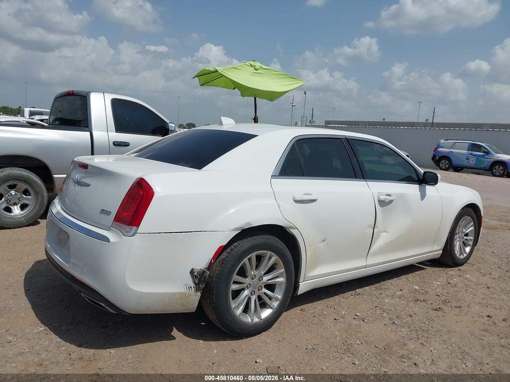 2C3CCAAG0KH542417 2019 CHRYSLER 300 photo no. 4