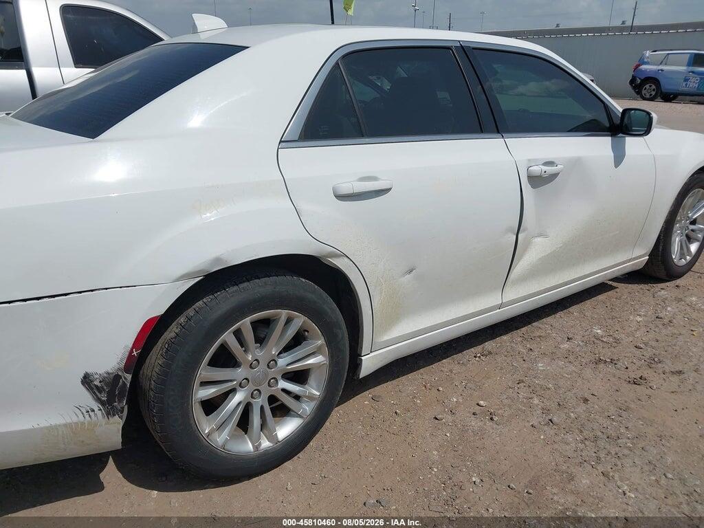 2C3CCAAG0KH542417 2019 CHRYSLER 300 photo no. 6