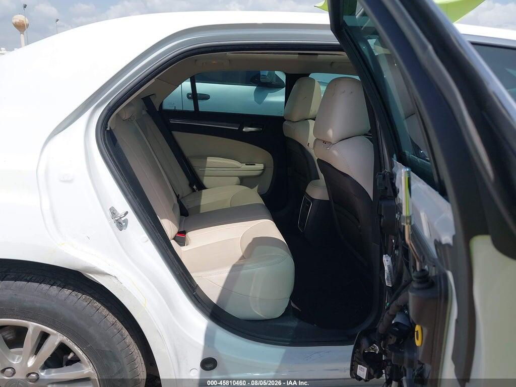 2C3CCAAG0KH542417 2019 CHRYSLER 300 photo no. 8