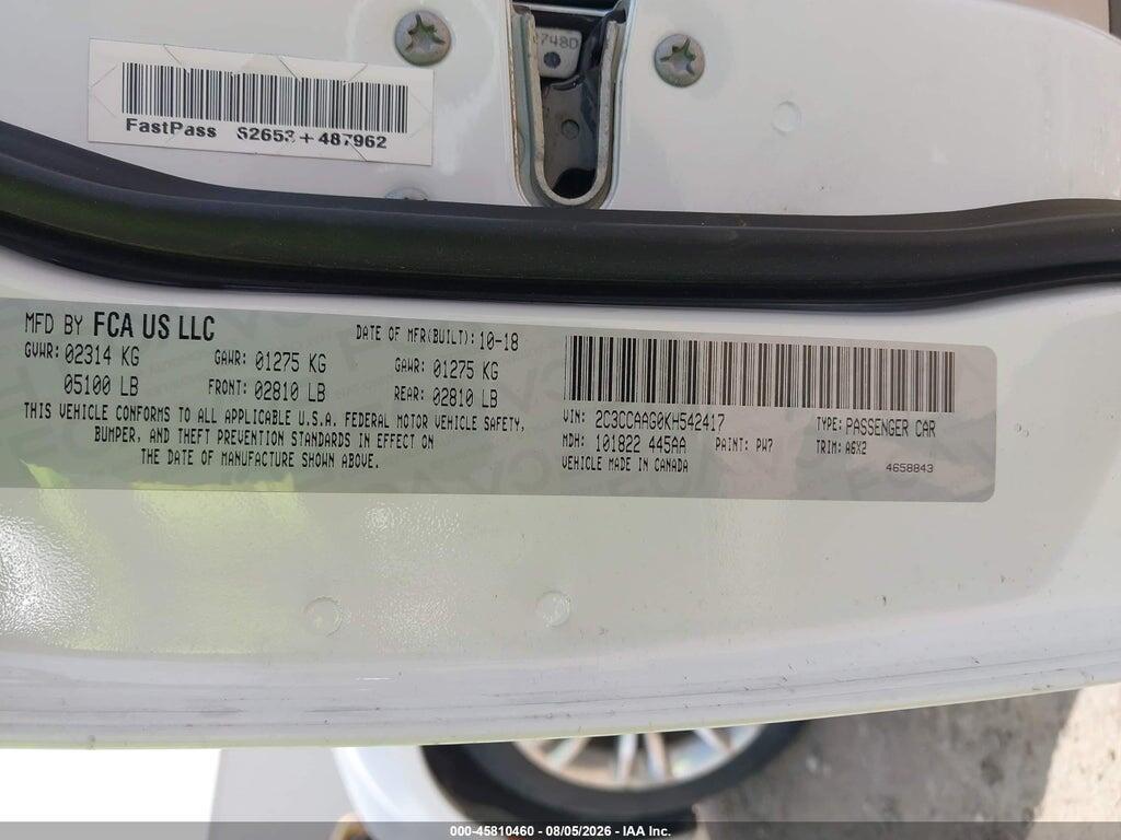 2C3CCAAG0KH542417 2019 CHRYSLER 300 photo no. 9